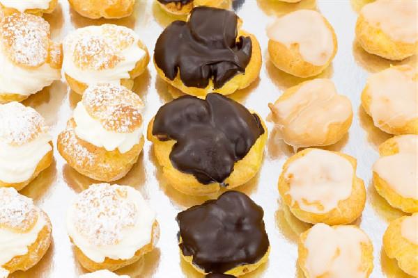 泡芙烤好了能立马拿出来吗 泡芙烤出来塌了什么原因