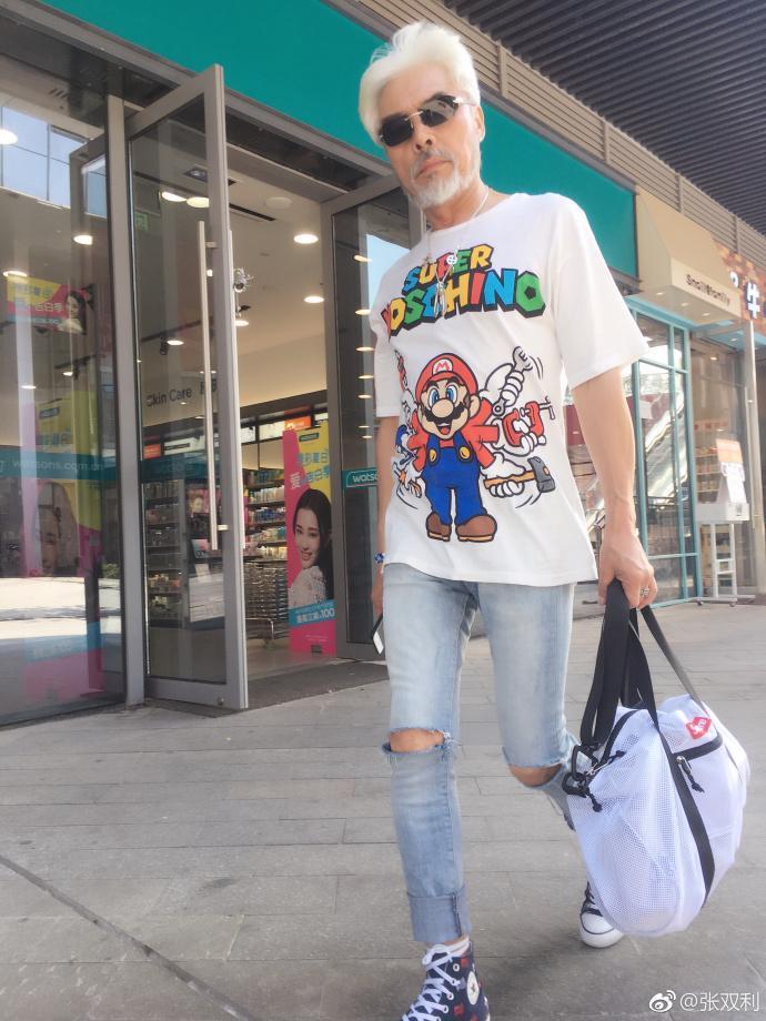 张双利，从未当过主角，却成了最帅的60岁男人