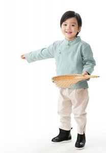 ​有人说老师是保姆,有人说老师是警察,请问你怎么看?(有人说班主任像保姆面试)