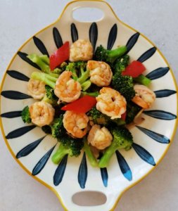 ​西兰花炒虾仁怎么做好吃（虾仁炒西兰花详细教程）