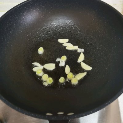 西兰花炒虾仁怎么做好吃（虾仁炒西兰花详细教程）