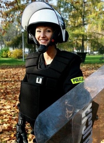 全球美女“警花”大比拼