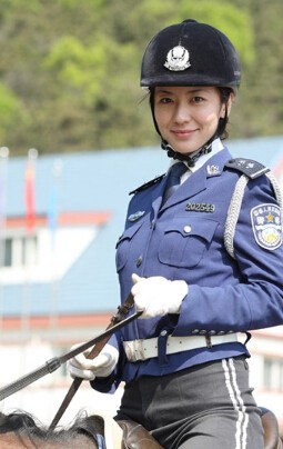 全球美女“警花”大比拼