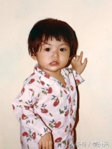 ​孙燕姿儿时萌照大曝光！从小就是“天后”相