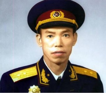 ​中将梁兴初后代如何？两女儿普通工作岗位，两儿子创立万岁酒业