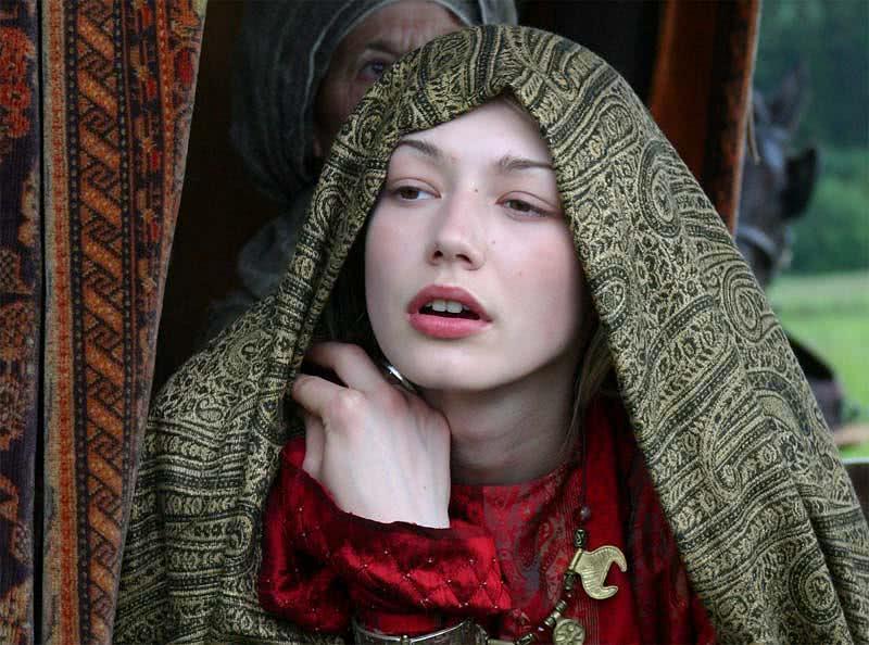 奥莎娜·阿金什那个人资料写真作品