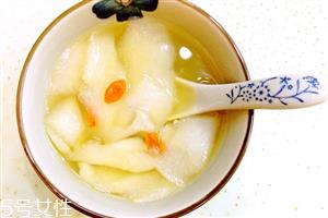 冰糖雪梨是喝水还是吃梨？冰糖雪梨的功效与作用