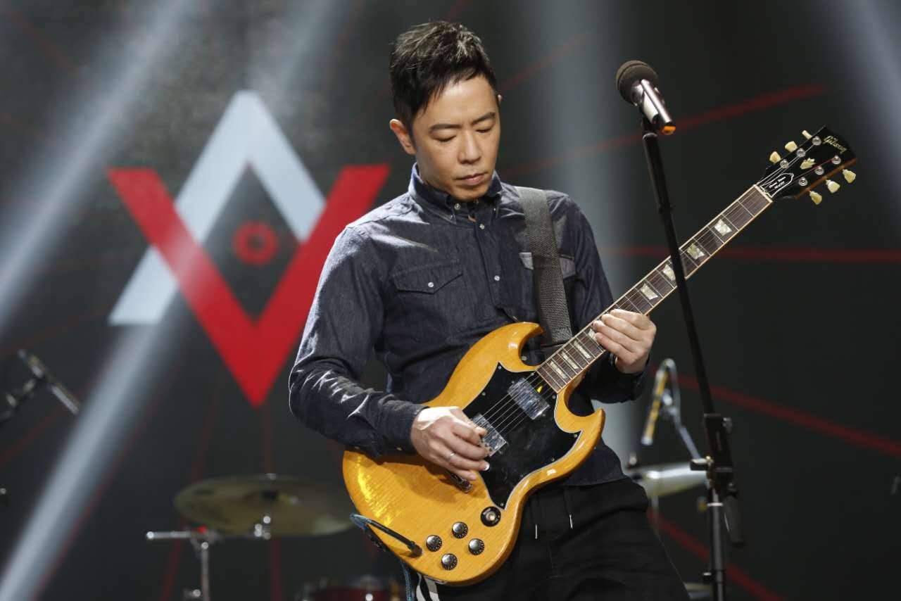 朱茵个人资料简介: 52岁的朱茵,住深山残屋,开97年破车!沦为别人眼中的“笑话”