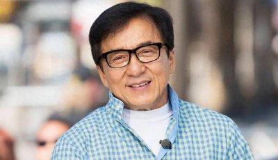 ​小龙女吴卓林：长大后成同性恋，定居国外喊话成龙，领救济粮生活