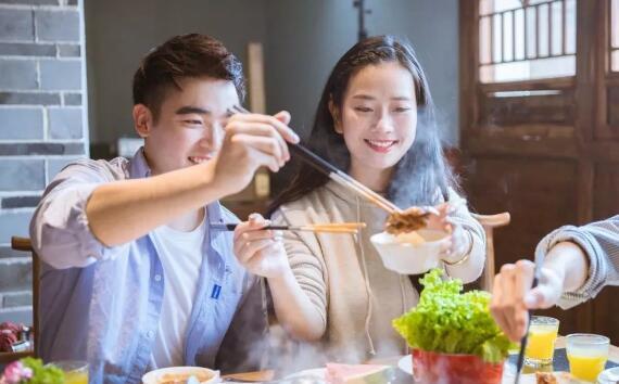 女生说减肥不想吃饭怎么回复