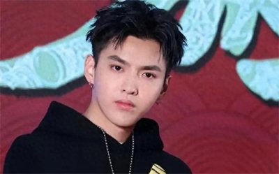 ​吴亦凡自我毁灭史，原本是星图顺当，可惜，在娱乐圈迷失了自我