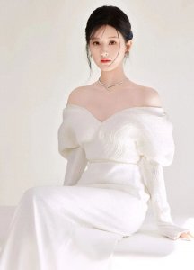 ​赵露思：从网红到明星的华丽转身