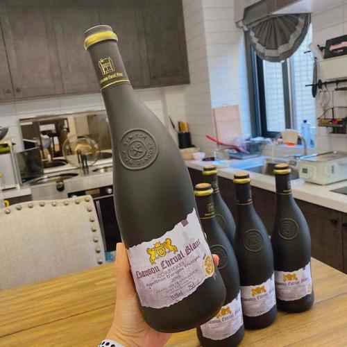 看看有没有法国歪脖子酒