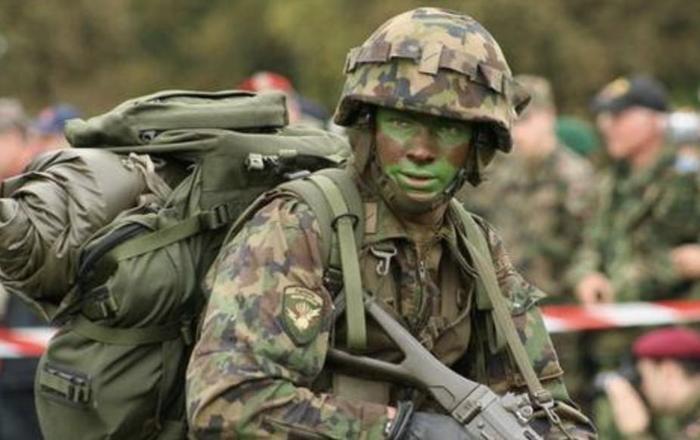 瑞士军人只有26万,为何200年没有国家敢侵略?原来后台这么硬!