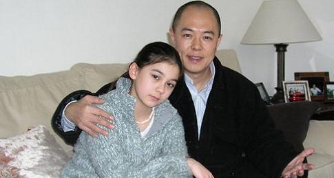 60岁张铁林私生子女无数,被某私生女告上法庭,网友:禽兽!