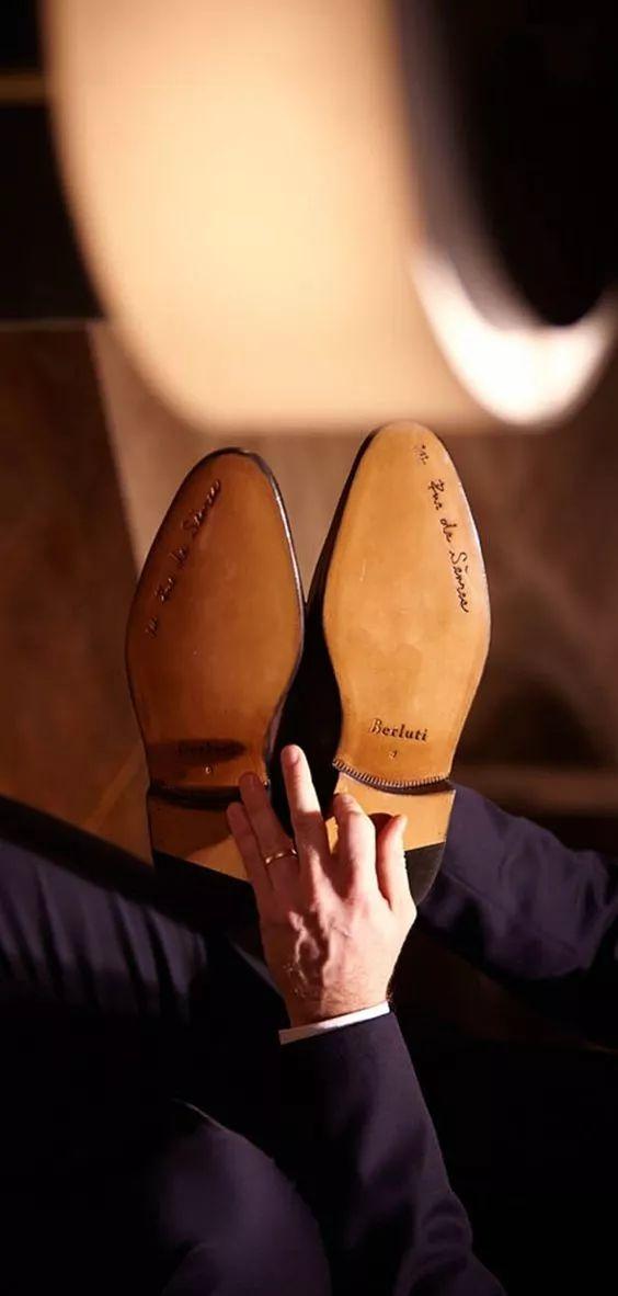 推荐几款男士皮鞋品牌（精英男士必知的十大皮鞋品牌）(16)