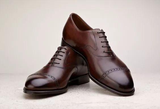 推荐几款男士皮鞋品牌（精英男士必知的十大皮鞋品牌）(10)