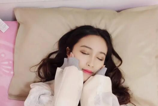 女生做噩梦了不在身边怎么安慰