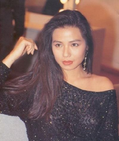 陈百强去世后，为他扶灵的4位美女分别是谁？