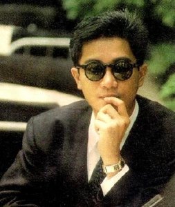 ​陈百强去世后，为他扶灵的4位美女分别是谁？