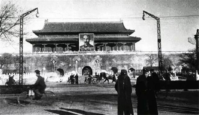 先后挂过12人的画像是谁（先后挂过12人的画像）(7)