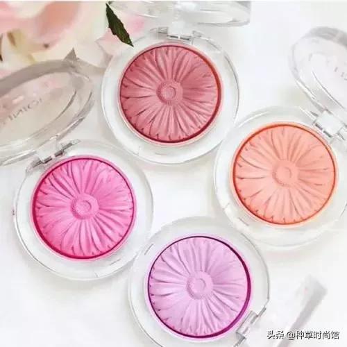 简单化妆步骤初学者淡妆（3分钟学会正确的化妆顺序）(43)