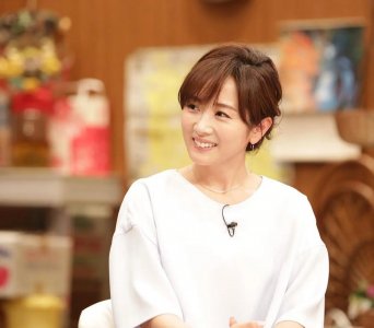 ​高岛彩被粉丝们赞为“不老女神”，活出属于自己的精彩