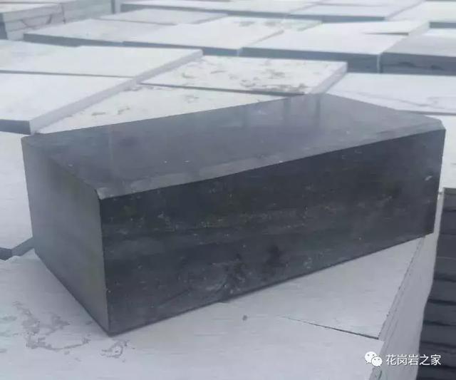 花岗岩的种类及配图大全(国内黑色花岗岩品种)(14)