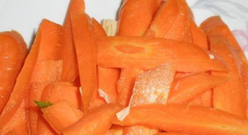 胡萝卜炒肉怎么炒,洋葱红萝卜炒肉片的家常做法图4