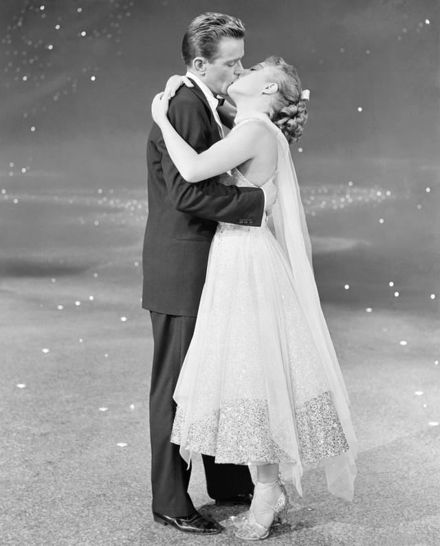 白雪公主去世原因(101岁白雪公主原型去世)(16)