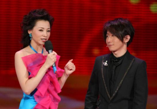 现在的刘谦怎么了(那刘谦这些年干嘛去了)(10)