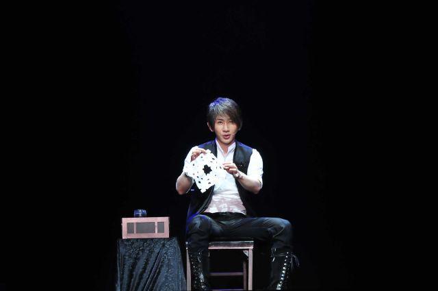 现在的刘谦怎么了(那刘谦这些年干嘛去了)(23)