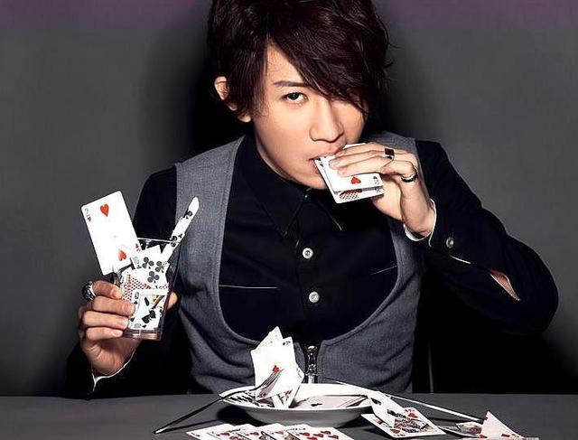 现在的刘谦怎么了(那刘谦这些年干嘛去了)(2)