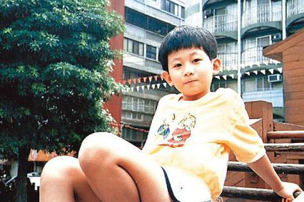 现在的刘谦怎么了(那刘谦这些年干嘛去了)(3)