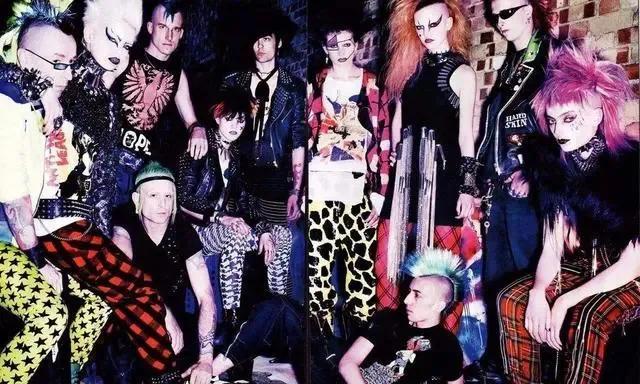 男士穿搭成熟气质又时尚(男士9种不同风格的着装穿搭)(12)