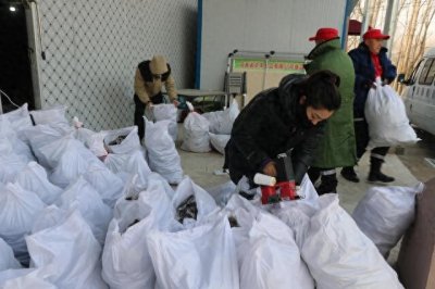 ​鲁山县90后“新农人”程佳佳捐赠10余万元槲坠支援甘肃地震灾区