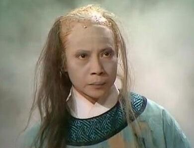 她是著名的鬼后,涉足影坛66年至今未婚,是观众心中永远的龙婆