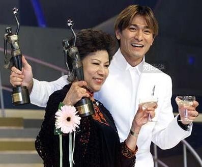 她是著名的鬼后,涉足影坛66年至今未婚,是观众心中永远的龙婆