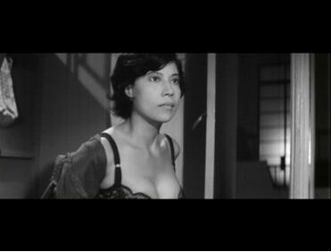 她是著名的鬼后,涉足影坛66年至今未婚,是观众心中永远的龙婆