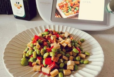 ​毛豆仁怎么炒好吃,毛豆少了,搭配什么炒更好吃