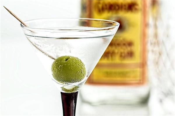 调酒六大基酒有哪些 常用的调酒基酒介绍