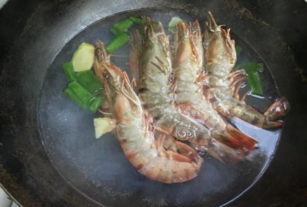 水煮大虾需要煮几分钟,水煮虾煮多长时间最好图11