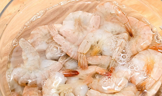 水煮大虾需要煮几分钟,水煮虾煮多长时间最好图2