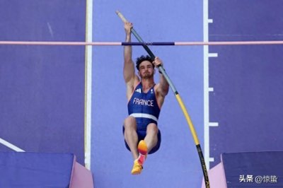 ​尴尬！男运动员撑杆跳比赛因裆部“太大”而失败，网友：虽败犹荣