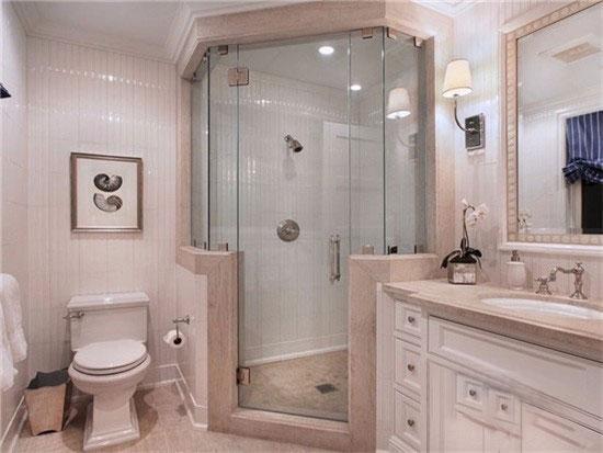 如今流行的浴室大理石拉槽设计,防滑排水不是事,好处真的太多了