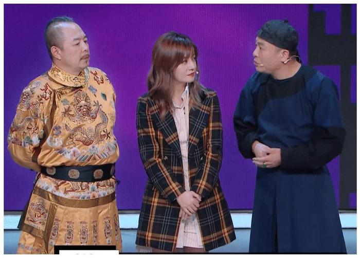 《还珠格格》大聚会, 赵薇态度被批冷漠, 弹幕区满是人性的丑陋