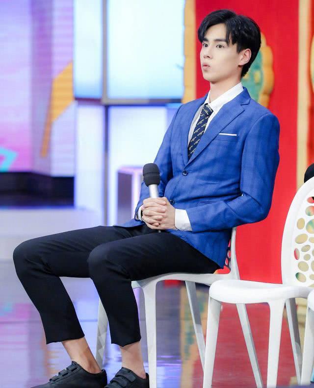 《快乐大本营》胡一天惊喜来袭，化身外卖小哥，专送奶茶