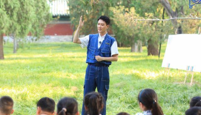 《天坛》群星荟萃，“古树保护”成主题，戚薇“模仿秀”最优雅