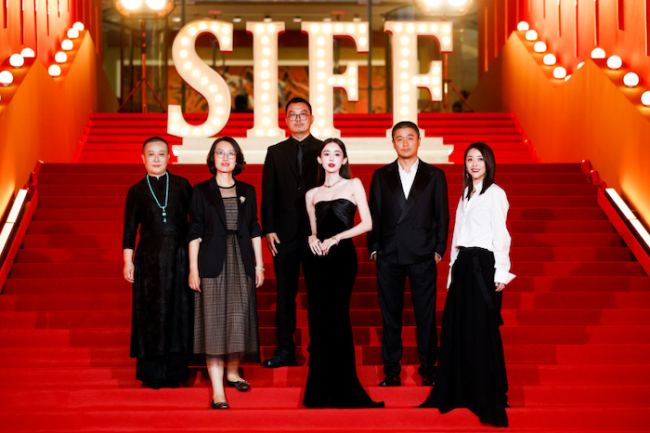 电影《出入平安》备受期待被喊话快定档