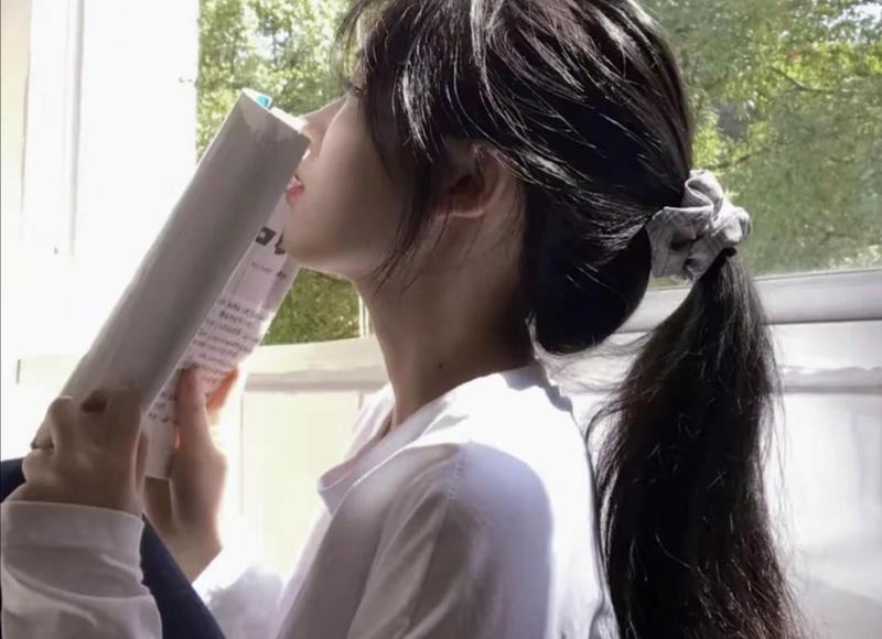 故事：26岁那年，被漂亮女人搭救，却与大三岁的她发生一段情